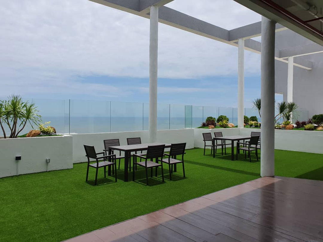 Rooftop and balcony artificial-grass_Emperium-Residence_Kuantan3